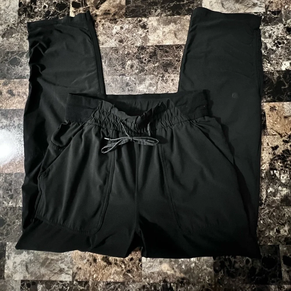 LULULEMON DANCE STUDIO MID-RISE CROPPED PANT 25” BLACK SIZE 4 EUC